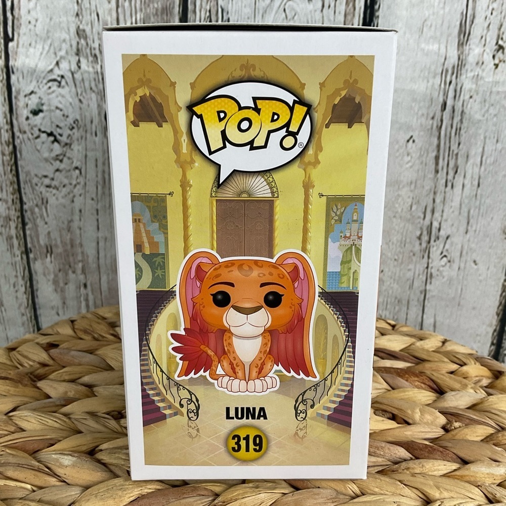 Funko Pop! Vinyl: Disney - Luna #319 Elena Of Avalor Vinyl Figure New - Picture 4 of 6